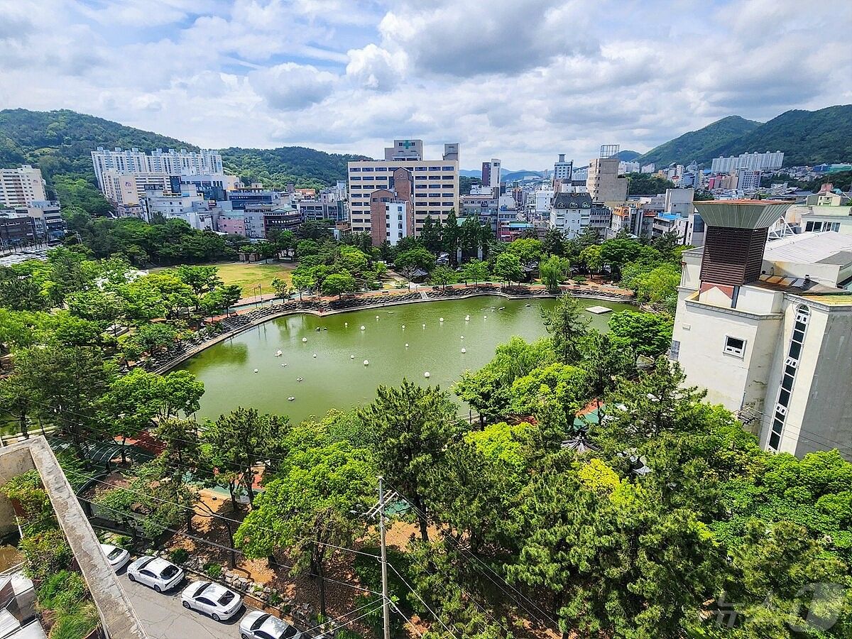 Even in Bottlenecks: AIPro AI People Counting at Yeosu Park